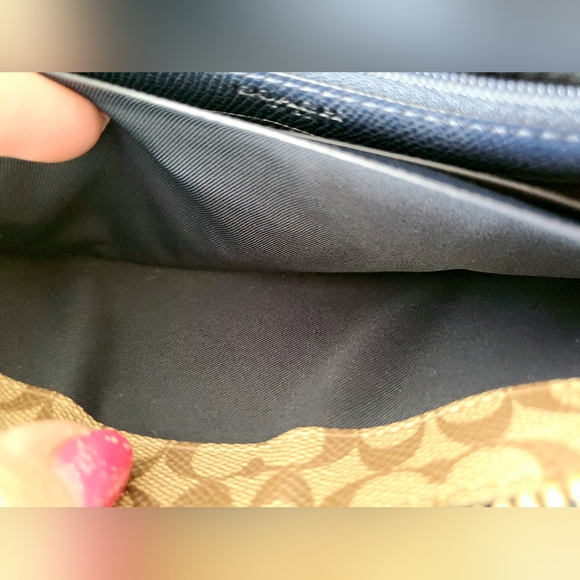 ***SOLD***COACH Crossgrain Accordion Zip Around Signature Navy Leather Wallet - Picture 12 of 12